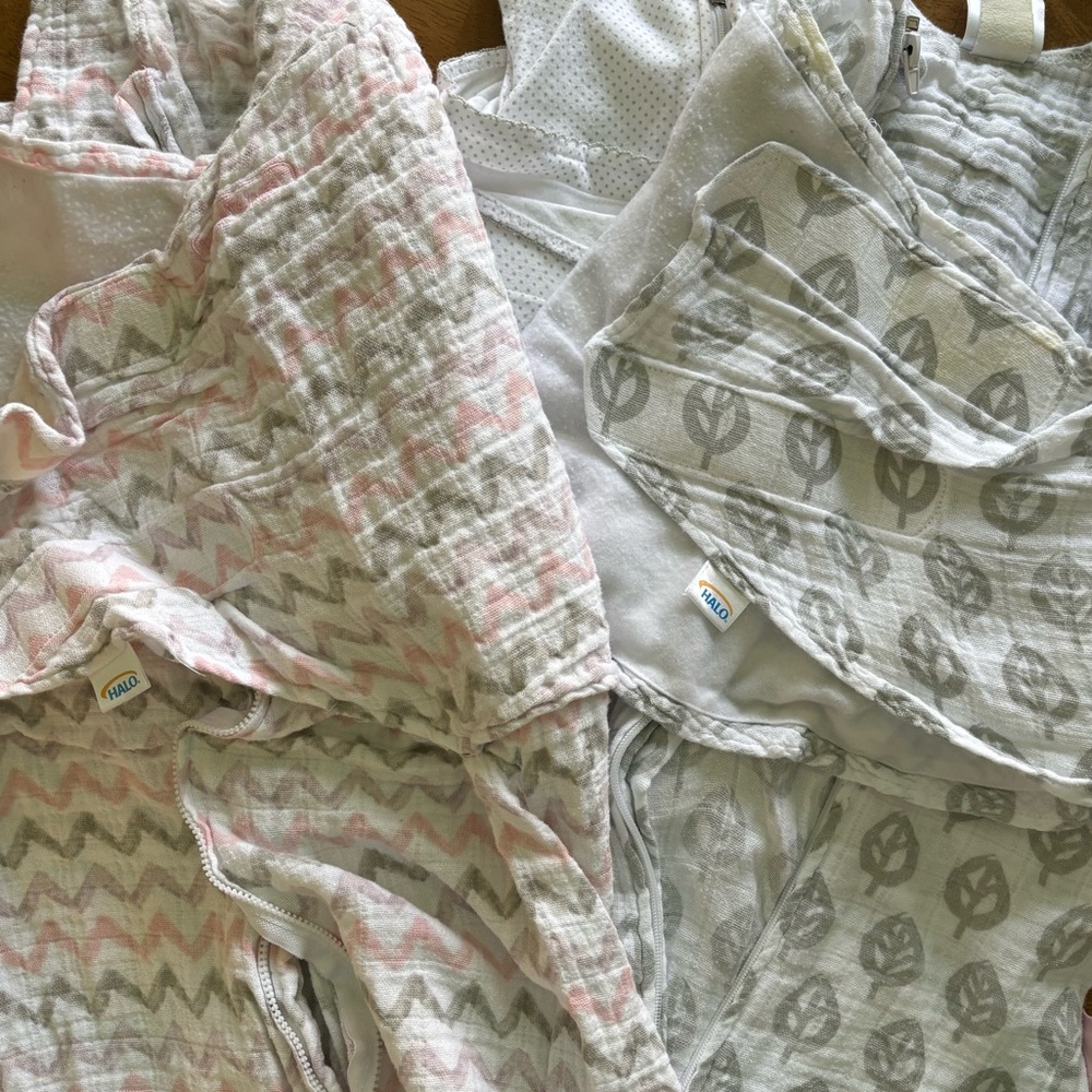 Set of 3 muslin and cotton halo sleep sacks with Velcro, size small